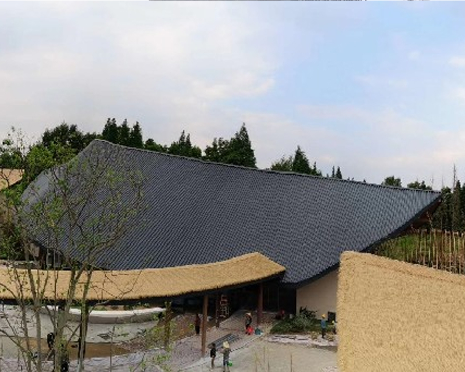 成都都江堰青城山环球世纪多曲面屋面工程